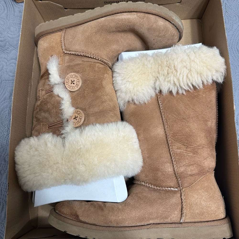 UGG boots, size 9, used- good condition!!